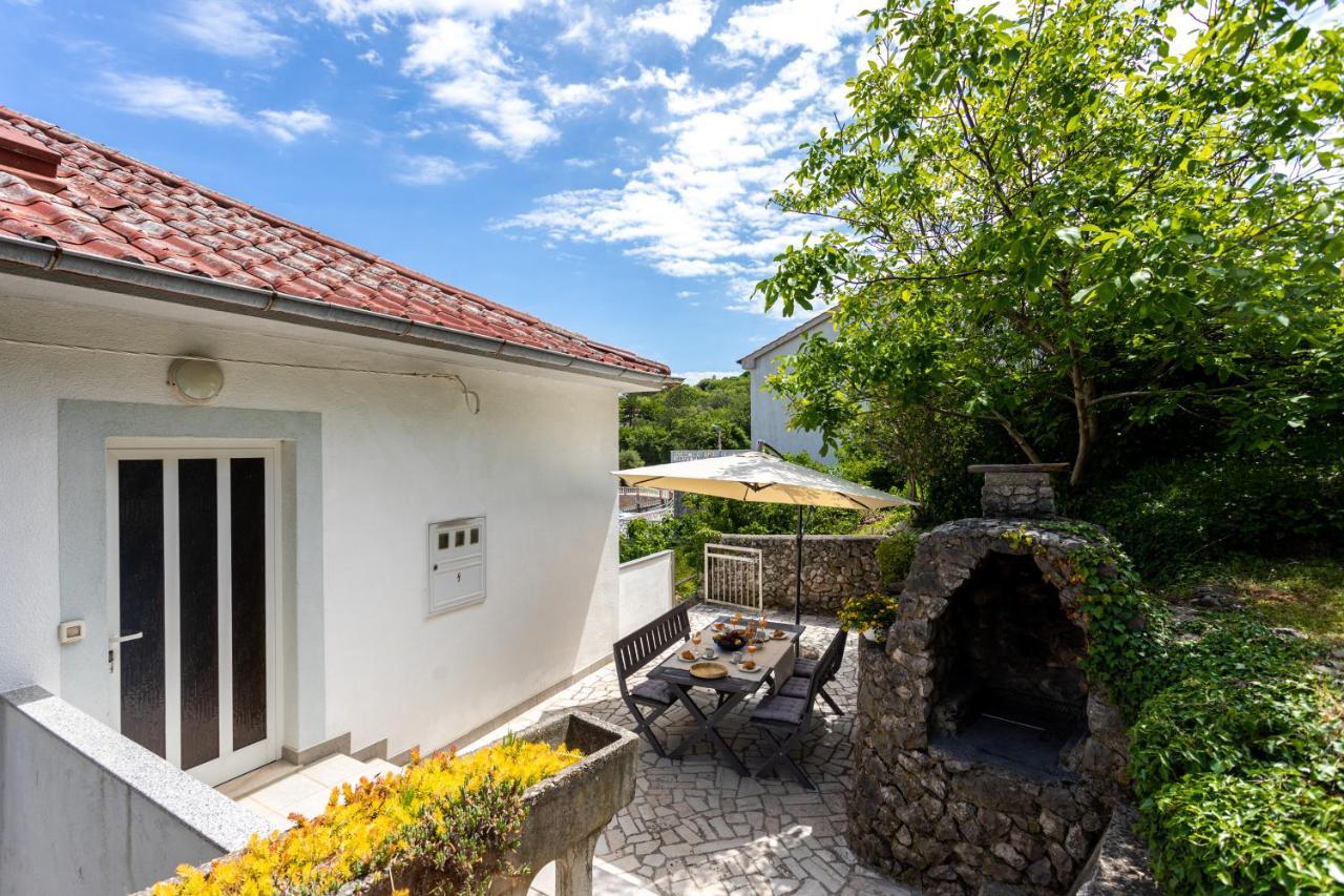 Apartman Maris Vrbnik Exterior photo
