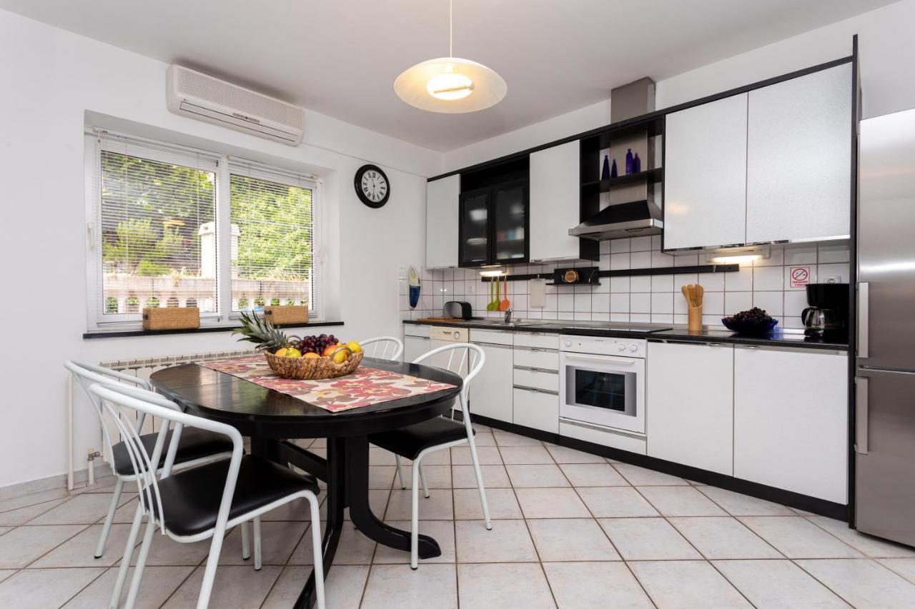 Apartman Maris Vrbnik Exterior photo